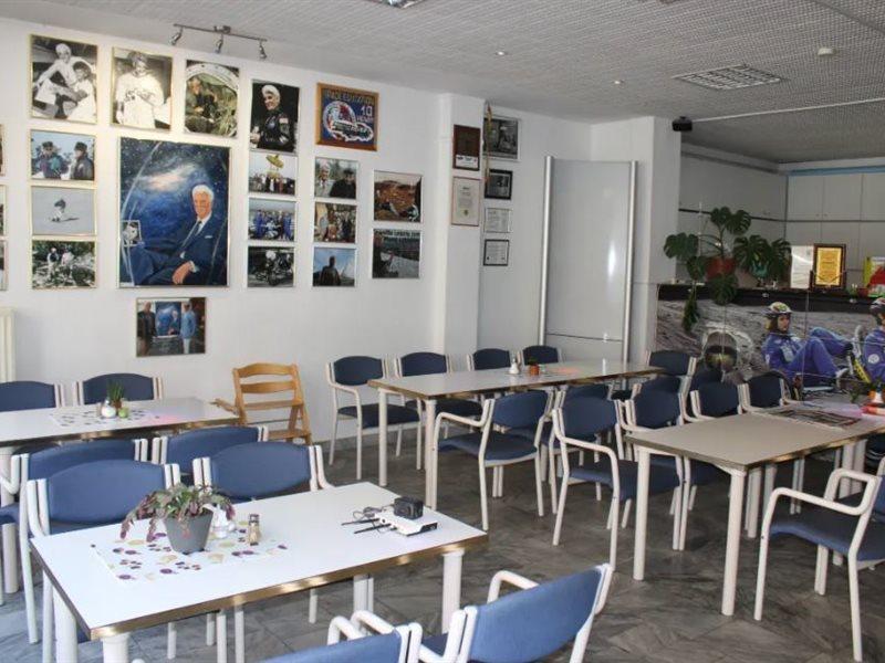 Space Hotel Im Campus Der Jvp Schule Leipzig Exterior foto