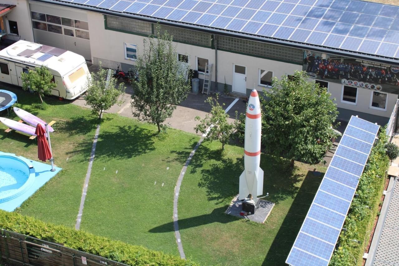 Space Hotel Im Campus Der Jvp Schule Leipzig Exterior foto