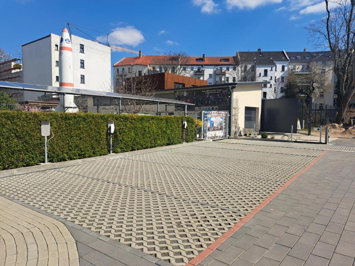 Space Hotel Im Campus Der Jvp Schule Leipzig Exterior foto