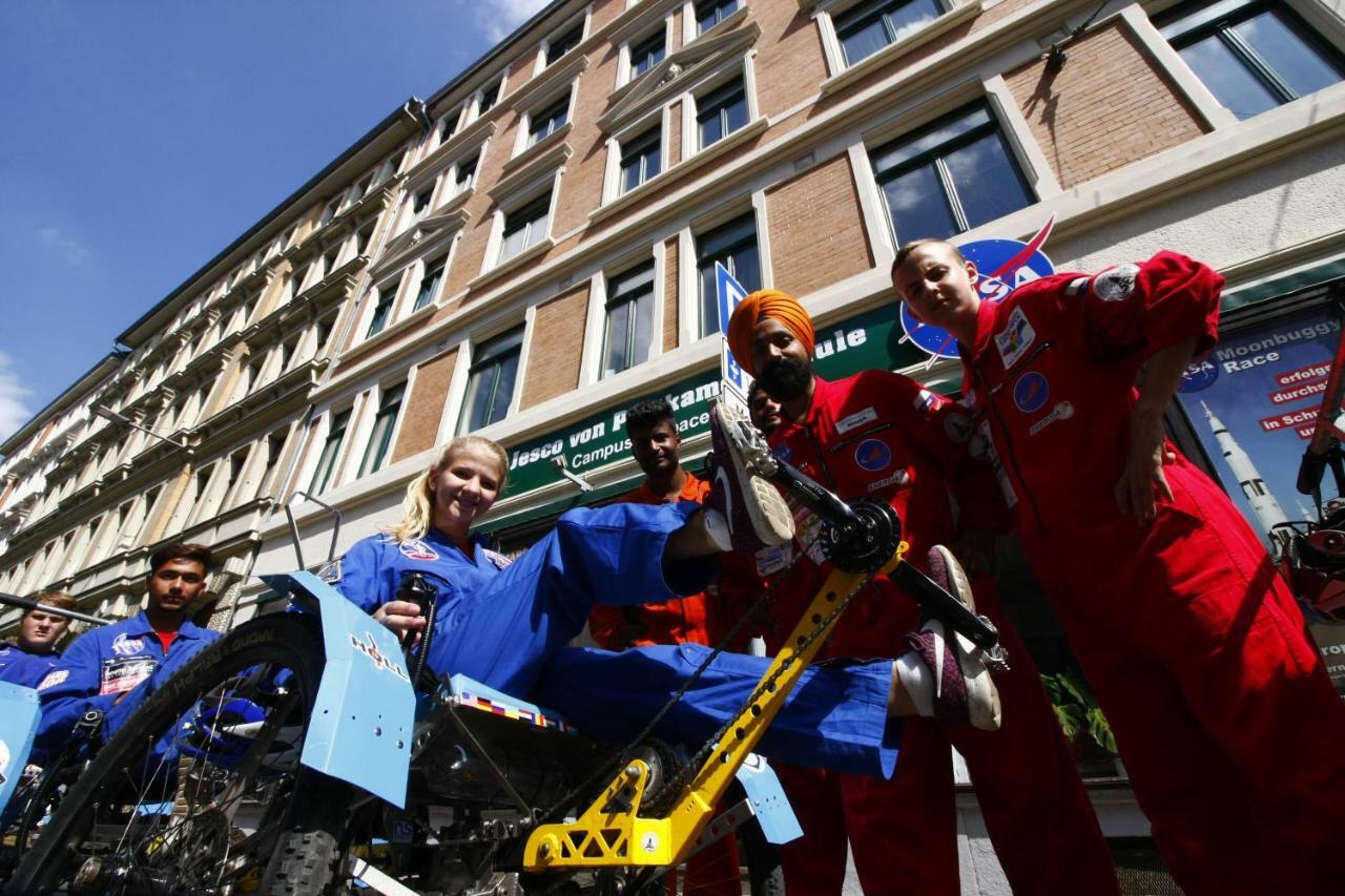Space Hotel Im Campus Der Jvp Schule Leipzig Exterior foto