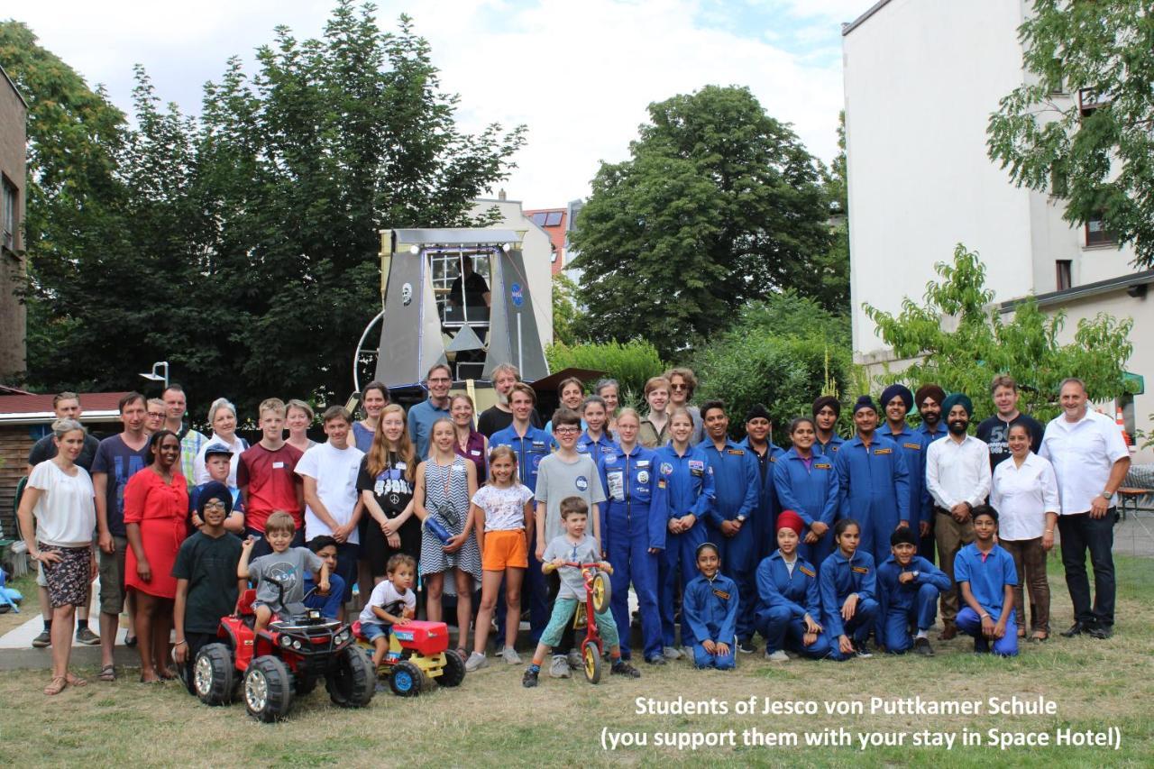 Space Hotel Im Campus Der Jvp Schule Leipzig Exterior foto
